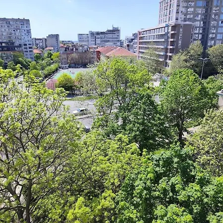 Sea Lazur - Next To The Apartment